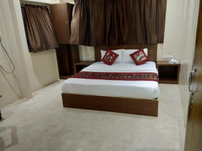 RK Hotel-Near Grant Road Railway Station